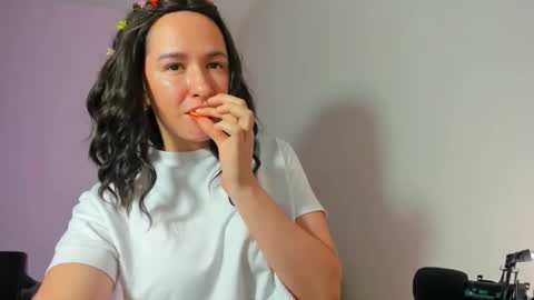 stayluna online show from 16, 12, 2025