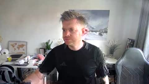 Snapshot of steelk2010 chatting on 27, 4, 2026 steelk2010 online show from 27, 4, 2026