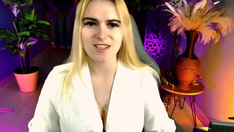 Snapshot of stef_nicks chatting on 4, 5, 2026 stef_nicks online show from 4, 5, 2026