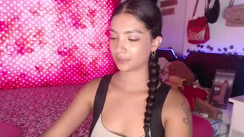Snapshot of stefanny_pllus chatting on 17, 12, 2024 Im MiaIts my first day here online show from 17, 12, 2024