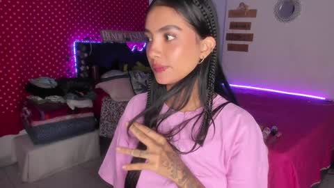 Snapshot of stefanny_pllus chatting on 26, 1, 2025 Im MiaIts my first day here online show from 26, 1, 2025
