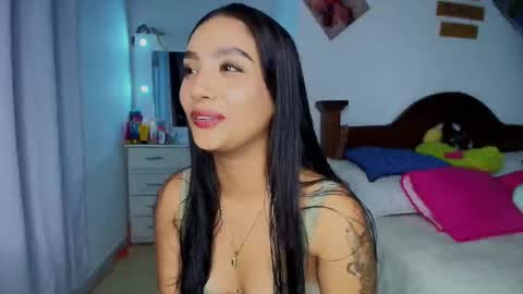 Snapshot of stefanny_pllus chatting on 16, 10, 2025 Im MiaIts my first day here online show from 16, 10, 2025