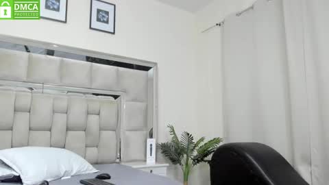 Stefany online show from 5, 3, 2025