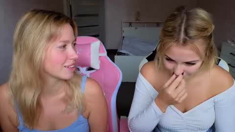 Snapshot of stefany_and_bettany chatting on 24, 9, 2025 stefany_and_bettany online show from 24, 9, 2025