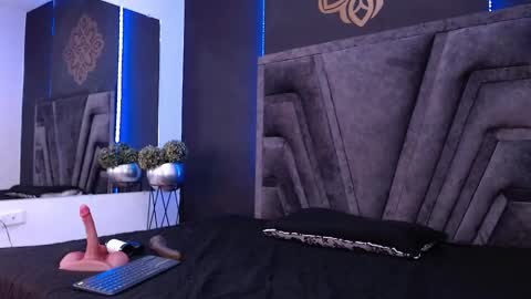 Stefany Brown online show from 24, 2, 2025