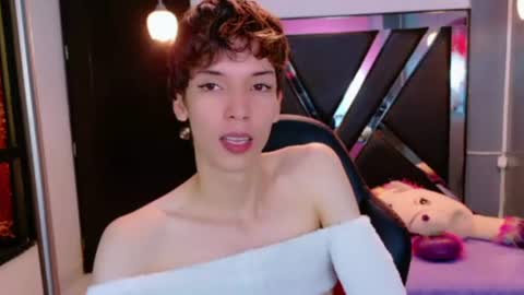 stefany piink online show from 10, 6, 2026