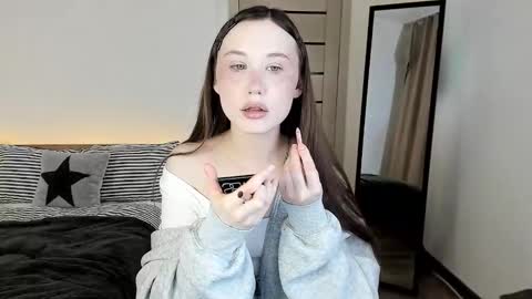 Snapshot of stella_sunny chatting on 5, 3, 2026 stella_sunny online show from 5, 3, 2026