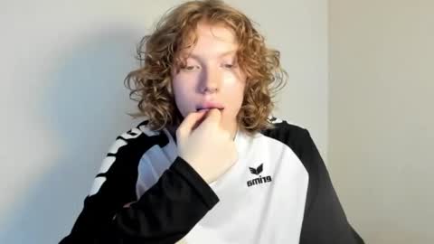 S T E L L A online show from 4, 11, 2025