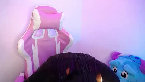 Emma online show from 5, 12, 2025