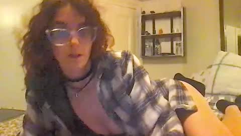 Snapshot of stephielynnnnn chatting on 6, 4, 2026 stephielynnnnn online show from 6, 4, 2026