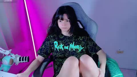 Snapshot of stephybrown chatting on 15, 4, 2026 stephy online show from 15, 4, 2026