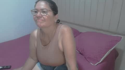 Snapshot of stepmom_slut_50_ chatting on 12, 4, 2026 Angie mature online show from 12, 4, 2026