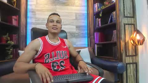 Snapshot of sterling_magnus chatting on 9, 2, 2026 online show from 9, 2, 2026