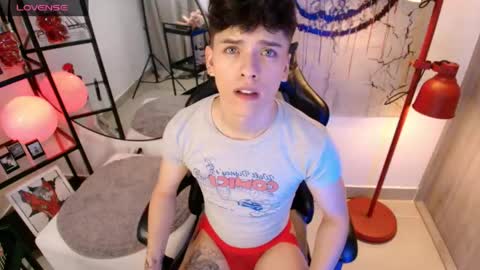 Snapshot of stev_austin_ chatting on 10, 4, 2026 Stev austin online show from 10, 4, 2026