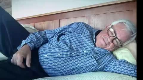 Snapshot of steve988279 chatting on 17, 4, 2026 Steve online show from 17, 4, 2026