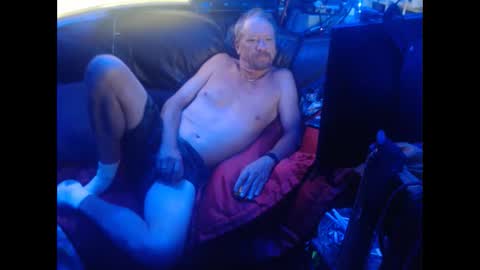 Snapshot of stevemiller0973 chatting on 17, 5, 2026 TheCapt. online show from 17, 5, 2026
