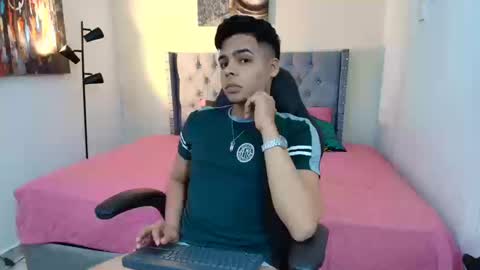 Snapshot of stewart_mateo_ chatting on 17, 10, 2025 stewart online show from 17, 10, 2025