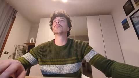 Snapshot of sti270452 chatting on 15, 11, 2025 Jenk online show from 15, 11, 2025