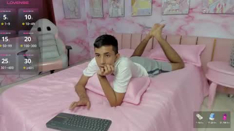 Snapshot of stiilman_hots chatting on 7, 2, 2025 stiilman_hots online show from 7, 2, 2025
