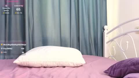 Snapshot of still__eva chatting on 24, 10, 2025 still__eva online show from 24, 10, 2025