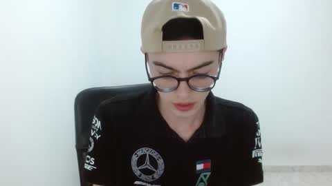 Snapshot of stiv_grant chatting on 8, 4, 2026 stiv_grant online show from 8, 4, 2026