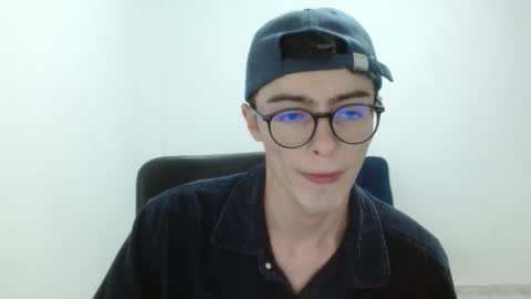 Snapshot of stiv_grant chatting on 21, 4, 2026 stiv_grant online show from 21, 4, 2026