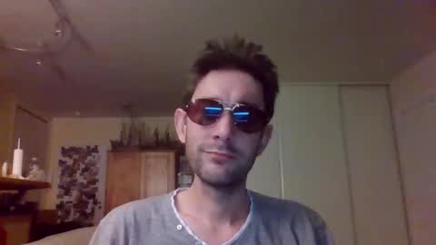 Snapshot of stmnog9477 chatting on 25, 10, 2025 Julien9477 online show from 25, 10, 2025