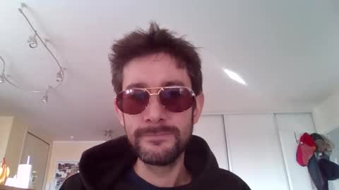 Snapshot of stmnog9477 chatting on 13, 11, 2025 Julien9477 online show from 13, 11, 2025