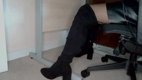 Snapshot of stockings_stockings chatting on 5, 3, 2026 stockings_stockings online show from 5, 3, 2026