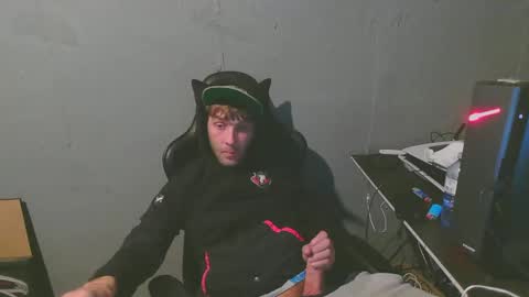 stonedpanda77 online show from 17, 12, 2024