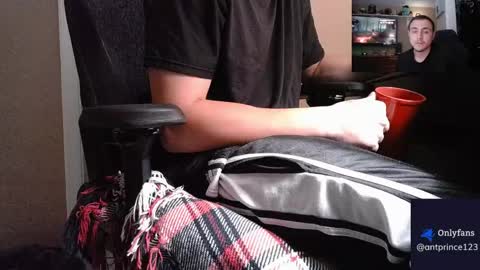 Snapshot of stoner394 chatting on 14, 4, 2026 stoner394 online show from 14, 4, 2026