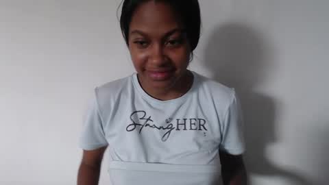 Snapshot of stormihills chatting on 21, 5, 2026 Sweety Stormi online show from 21, 5, 2026
