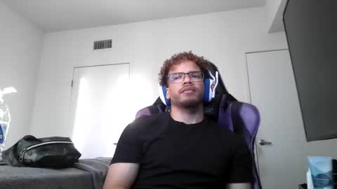 Snapshot of str8dj chatting on 15, 4, 2026 Dj online show from 15, 4, 2026