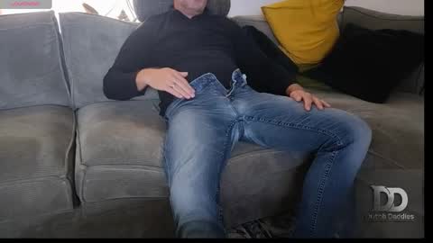 Str8neighbours online show from 1, 3, 2026