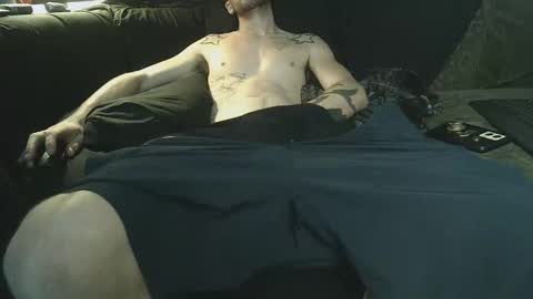 Snapshot of straitpipermann22 chatting on 26, 10, 2025 straitpipermann22 online show from 26, 10, 2025