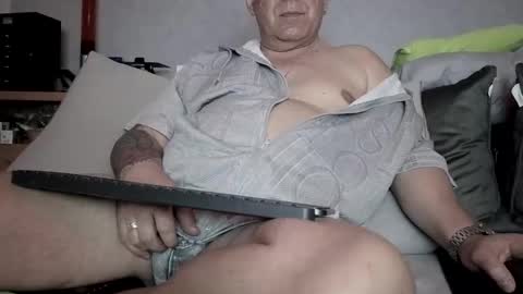 Snapshot of stranger1966 chatting on 19, 4, 2026 Stranger online show from 19, 4, 2026