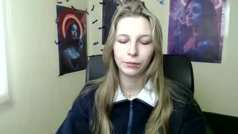 Snapshot of stranger_giirl chatting on 18, 4, 2026 Amalia online show from 18, 4, 2026