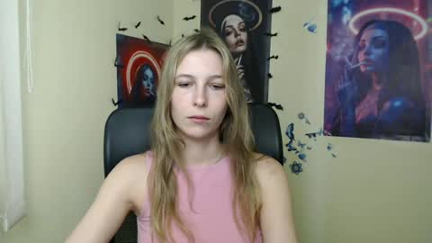 Snapshot of stranger_giirl chatting on 26, 6, 2026 Amalia online show from 26, 6, 2026