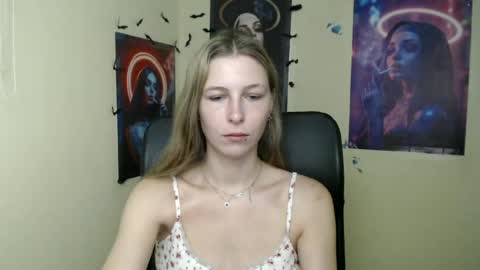 Snapshot of stranger_giirl chatting on 3, 7, 2026 Amalia online show from 3, 7, 2026