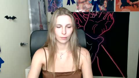 Snapshot of stranger_giirl chatting on 7, 7, 2026 Amalia online show from 7, 7, 2026