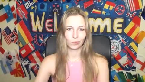 Snapshot of stranger_giirl chatting on 13, 7, 2026 Amalia online show from 13, 7, 2026