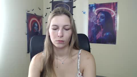 Snapshot of stranger_giirl chatting on 14, 7, 2026 Amalia online show from 14, 7, 2026