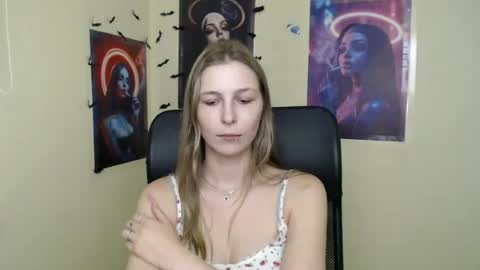 Snapshot of stranger_giirl chatting on 14, 7, 2026 Amalia online show from 14, 7, 2026
