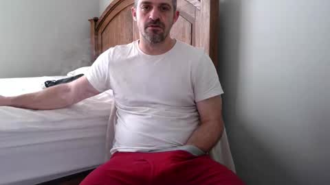 Snapshot of strangeratnight87 chatting on 8, 4, 2026 strangeratnight87 online show from 8, 4, 2026