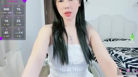 strawberry_loveee online show from 15, 12, 2025