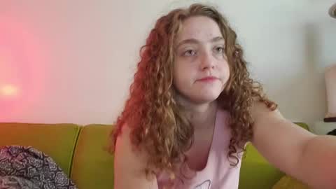 Snapshot of strawberrylotsacake chatting on 28, 9, 2025 Strawberrylotsacake online show from 28, 9, 2025