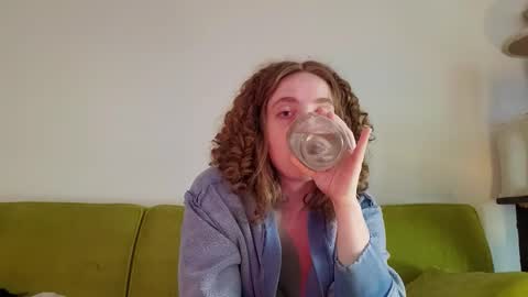 Snapshot of strawberrylotsacake chatting on 10, 10, 2025 Strawberrylotsacake online show from 10, 10, 2025