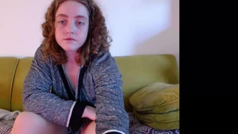 Snapshot of strawberrylotsacake chatting on 15, 10, 2025 Strawberrylotsacake online show from 15, 10, 2025