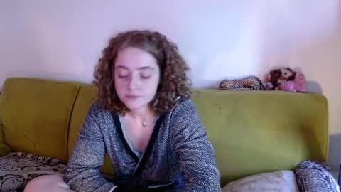 Snapshot of strawberrylotsacake chatting on 23, 10, 2025 Strawberrylotsacake online show from 23, 10, 2025