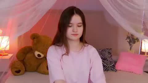 Snapshot of strawbunnybite chatting on 28, 6, 2026 Bunny online show from 28, 6, 2026